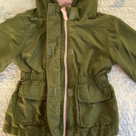 Wonder Nation  toddler girls size 2 army green w/pink liner jacket. Like new. - Picture 3 of 4